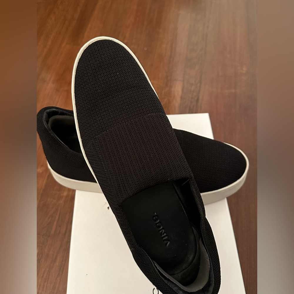 Vince, size 8 platform black Walsh sneakers